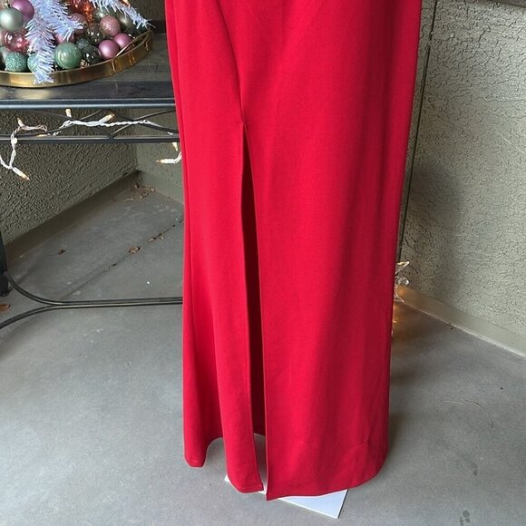 F028 Windsor Red Formal Gown (Size Medium) ❤️ - Picture 6 of 12